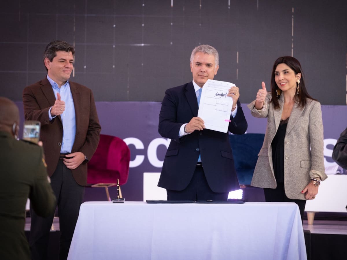Duque firmó decreto que reglamenta la matrícula cero en la educación pública