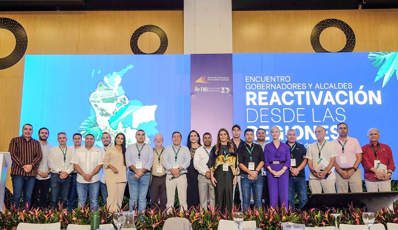 Foto: Cumbre de alcaldes y gobernadores en Pereira