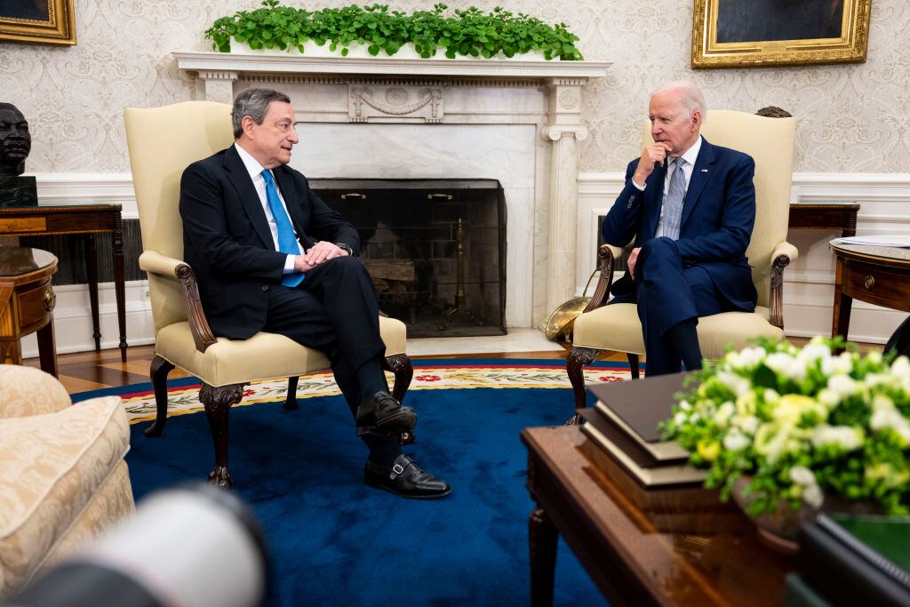 Mario Draghi con el presidente estadounidense Joe Biden. (Photo by Doug Mills-Pool/Getty Images)
