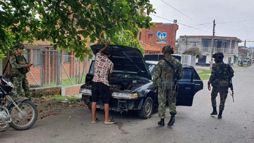 No hay explosivos en carro abandonado en Hospital de Corinto. Foto: Sucesos Cauca