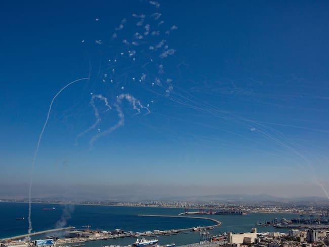 Bombardeos en Haifa, Israel. I Foto: Mati Milstein/NurPhoto via Getty Images.