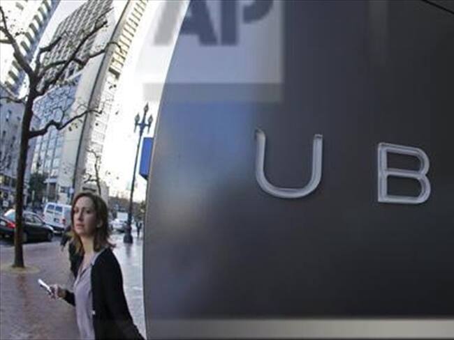 Tribunal británico aprueba beneficios para choferes de Uber. Foto: Associated Press - AP