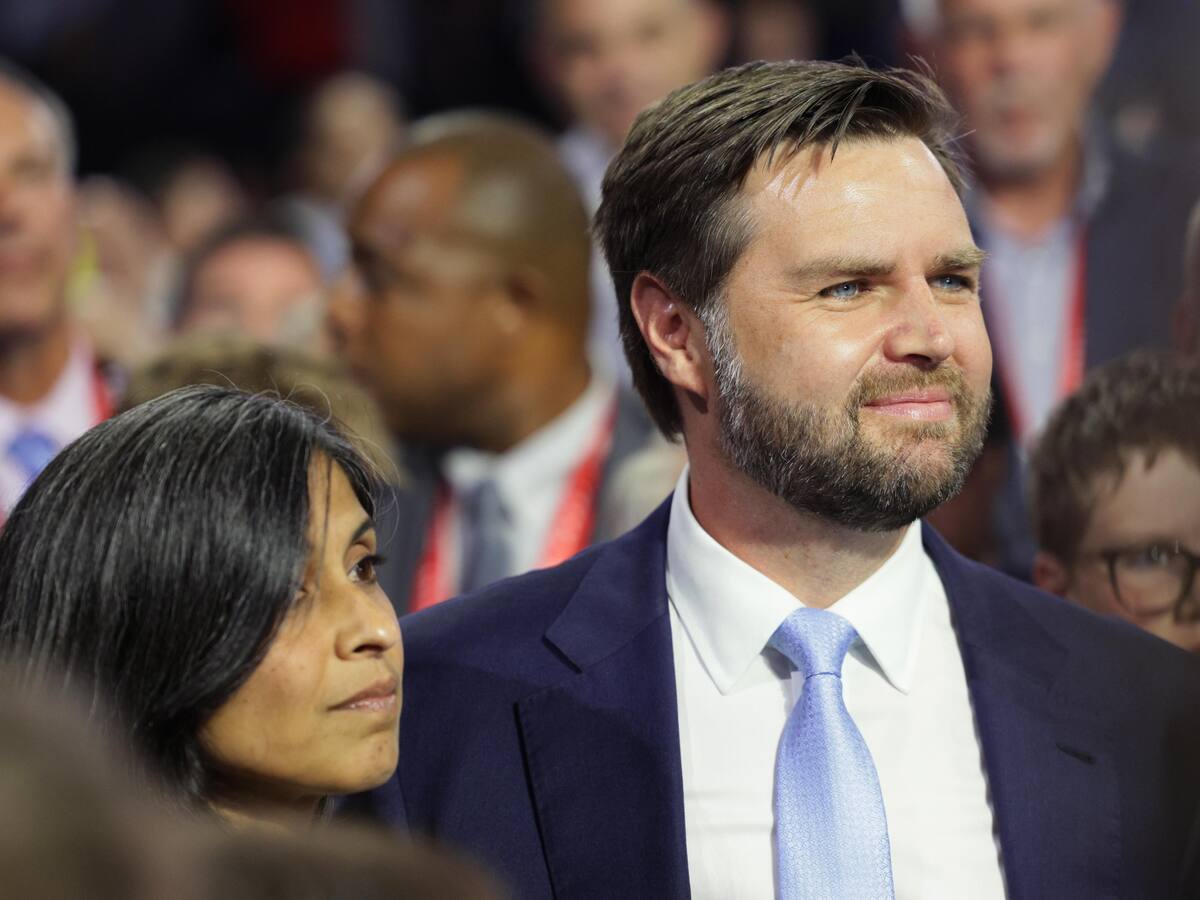 Los republicanos apoyan por unanimidad al candidato a vicepresidente de Trump, JD Vance