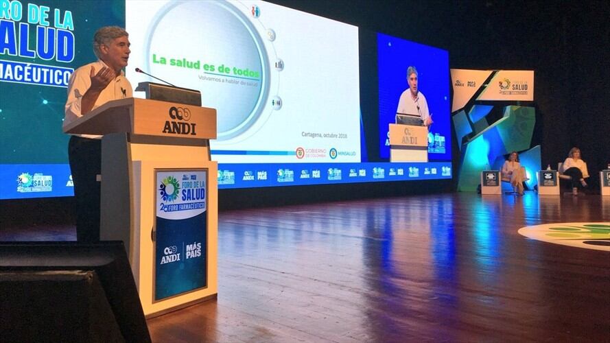 Al instalar en Cartagena el 25 Foro Farmacéutico, el ministro de Salud, Juan Pablo Uribe, anunció que desde el gobierno se adelanta una política integral de atención mental. Foto: Antonio Canchila