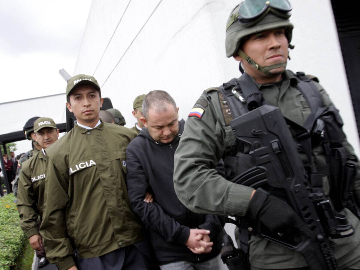 “Le hemos colaborado a muchos alcaldes y gobernadores”: alias ‘Douglas’