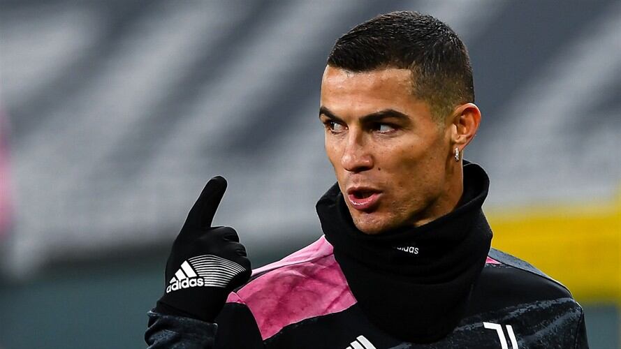 C. Ronaldo se burló del arquero del Genoa que lo retó en un penalti . Foto: Paolo Rattini/Getty Images