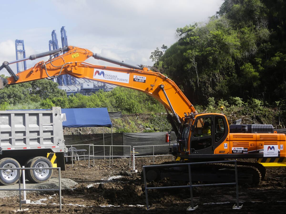 Panamá pidió a consorcio chino acelerar la obra de un puente retrasado 5 años