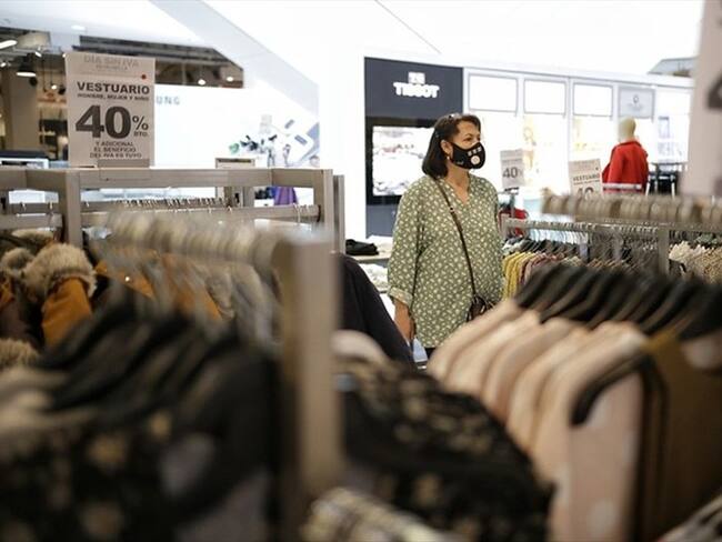 La Secretaría de Desarrollo Económico alertó a los empresarios a dar aviso a las autoridades si son abordados por este personal.. Foto: Colprensa