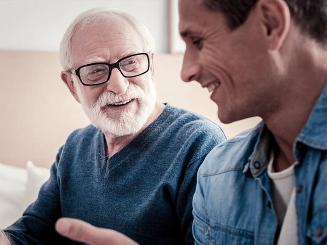 Imagen de referencia de un padre con su hijo. Foto: Getty Images / Zinkevych