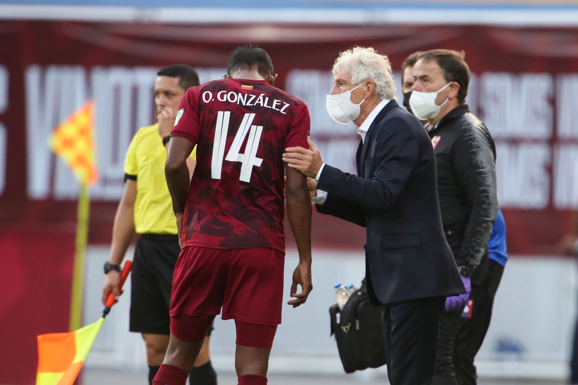 José Néstor Pékerman en su primer partido dirigiendo Venezuela