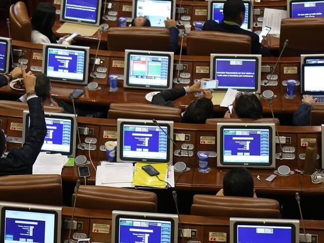 El CNE rechazó la “jugadita” de Ernesto Macías durante la instalación de las sesiones del Congreso el 20 de julio de 2019. Foto: Colprensa