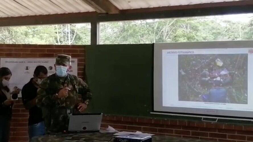 De acuerdo con el general, planearon ese bombardeo debido a la presencia de un objetivo militar como 'Gentil Duarte' y quienes lo acompañaban, sin importar su edad. Foto: Rafael Aristizábal