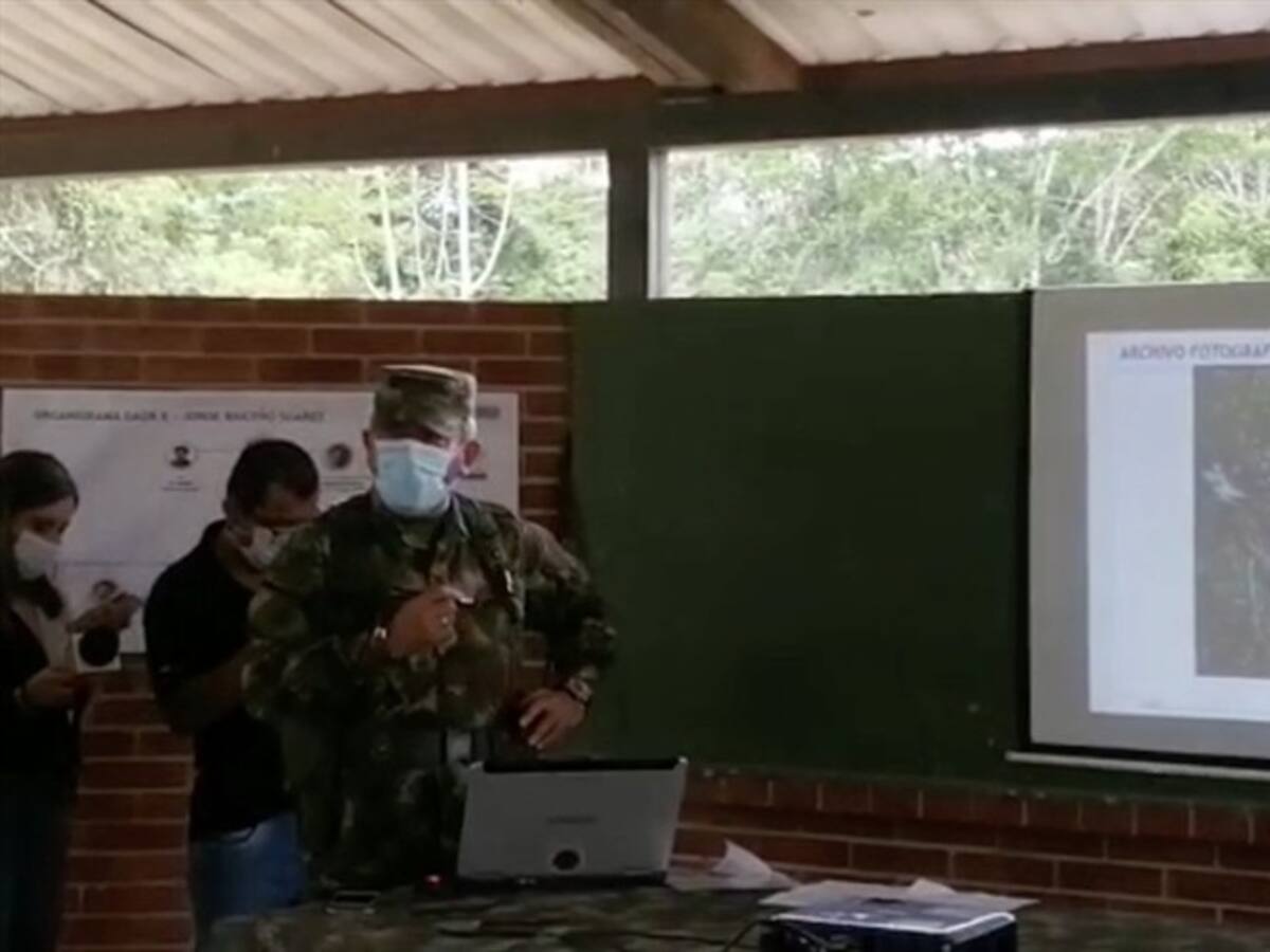 No son menores, son combatientes armados ilegales: Ejército defiende bombardeo en Guaviare