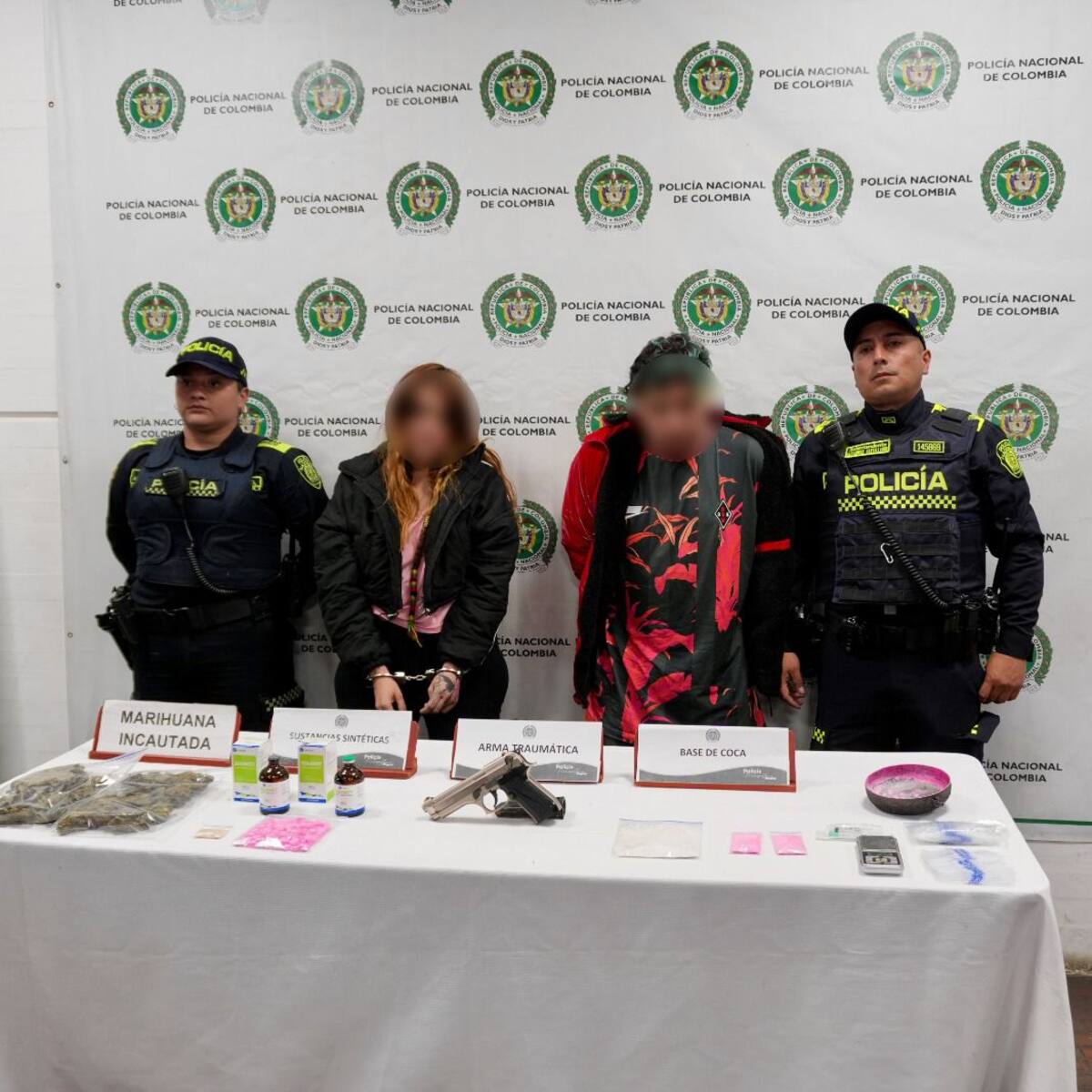 Desmantelan fábrica de estupefacientes que se escondía con la fachada de una barbería en Bogotá
