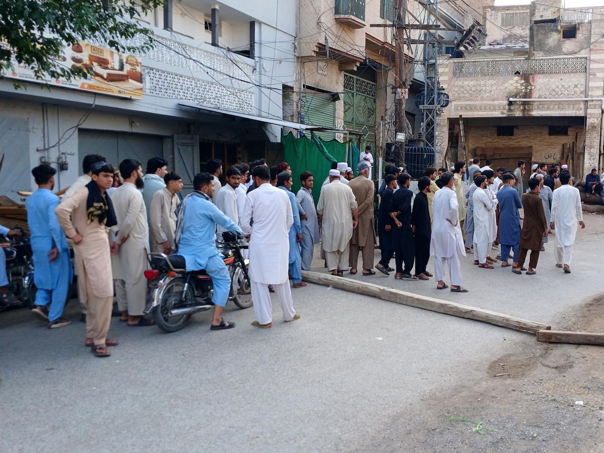 Al menos 16 muertos en un atentado suicida contra un complejo policial en Pakistán