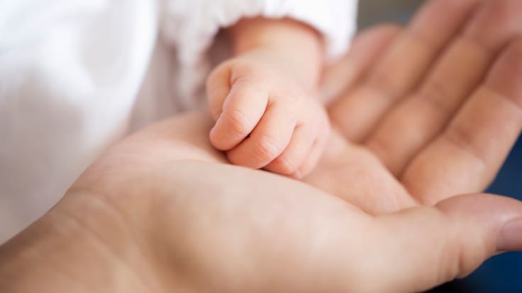 ¿Qué esperar durante la recuperación postparto? Ginecólogo habla sobre dieta, lactancia y más