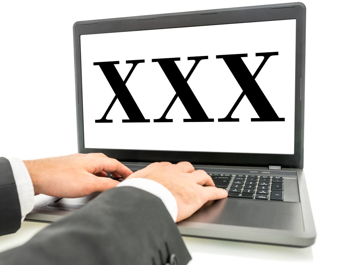 Partido Conservador británico suspendió al diputado acusado de mirar porno en su celular