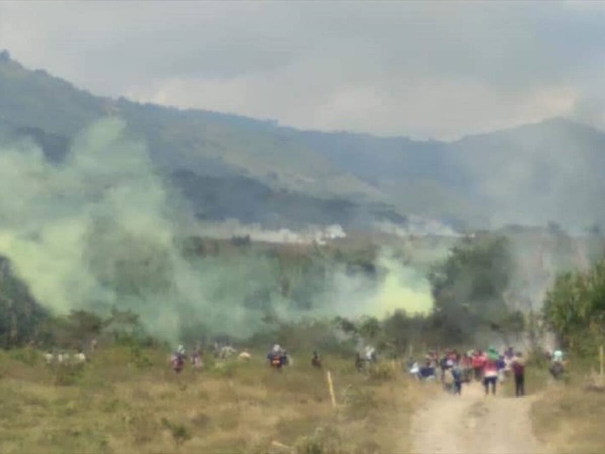 Un indígena muerto y dos heridos dejan choques con la Fuerza Pública en Cauca