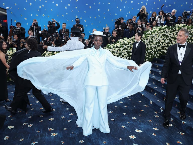 NEW YORK (United States), 06/05/2025.- Lupita Nyong'o poses on the red carpet for the 2025 Met Gala, the annual benefit for the Metropolitan Museum of Art's Costume Institute, in New York, New York, USA, 05 May 2025. The event coincides with the Met Costume Institute's spring 2025 exhibition ‘Superfine: Tailoring Black Style’ which will be on view from 10 May 2025 through 26 October 2025. (Nueva York) EFE/EPA/JUSTIN LANE