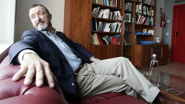 Un plan: conectarse a las plataformas virtuales con estos escritores. Foto: