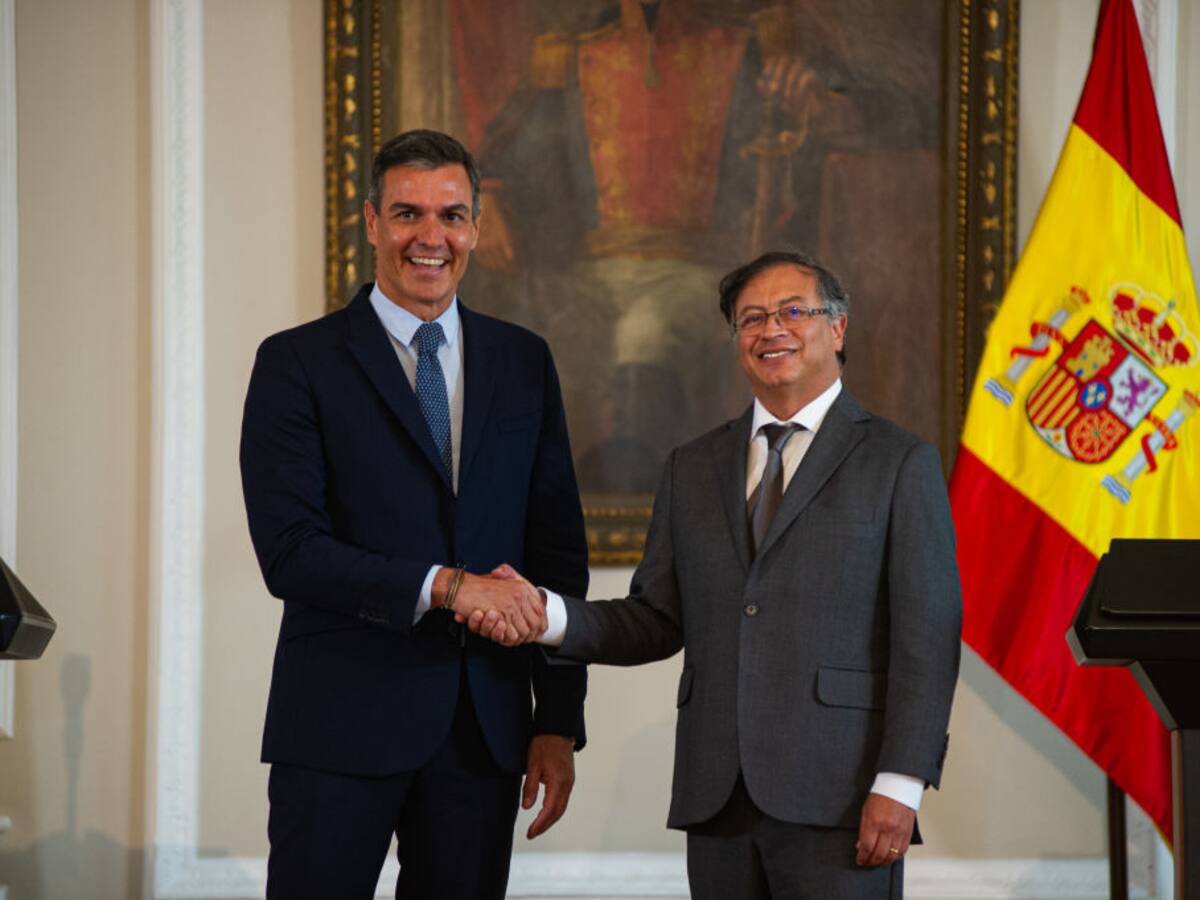 Gustavo Petro hizo publicación de la visita de Pedro Sánchez con canción de Rosalía