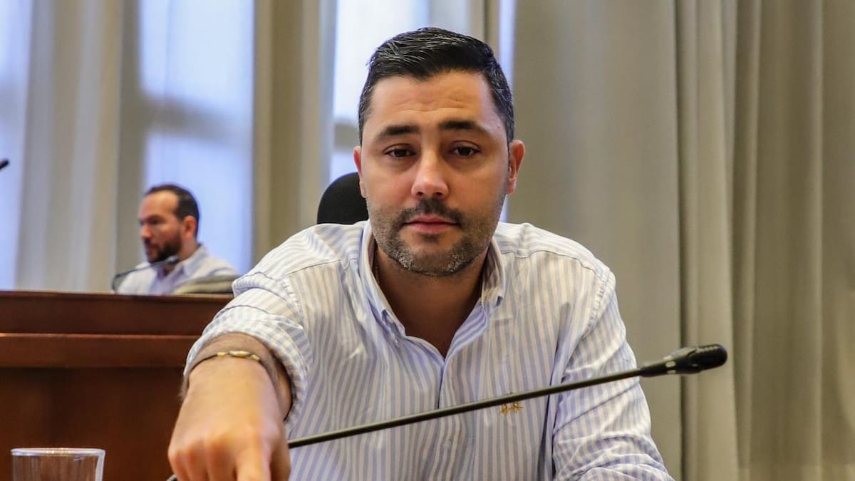 Petro solicita a la Fiscalía investigar al concejal de Medellín, Sebastián López, por calumnias