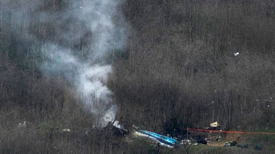 El helicóptero que despegó desde el Aeropuerto John Wayne, en Orange County y tenía como destino Thousands Oak, al norte de Los ángeles, Estados Unidos, se desplomó en Calabasas, poco antes de llegar . Foto: Getty Images