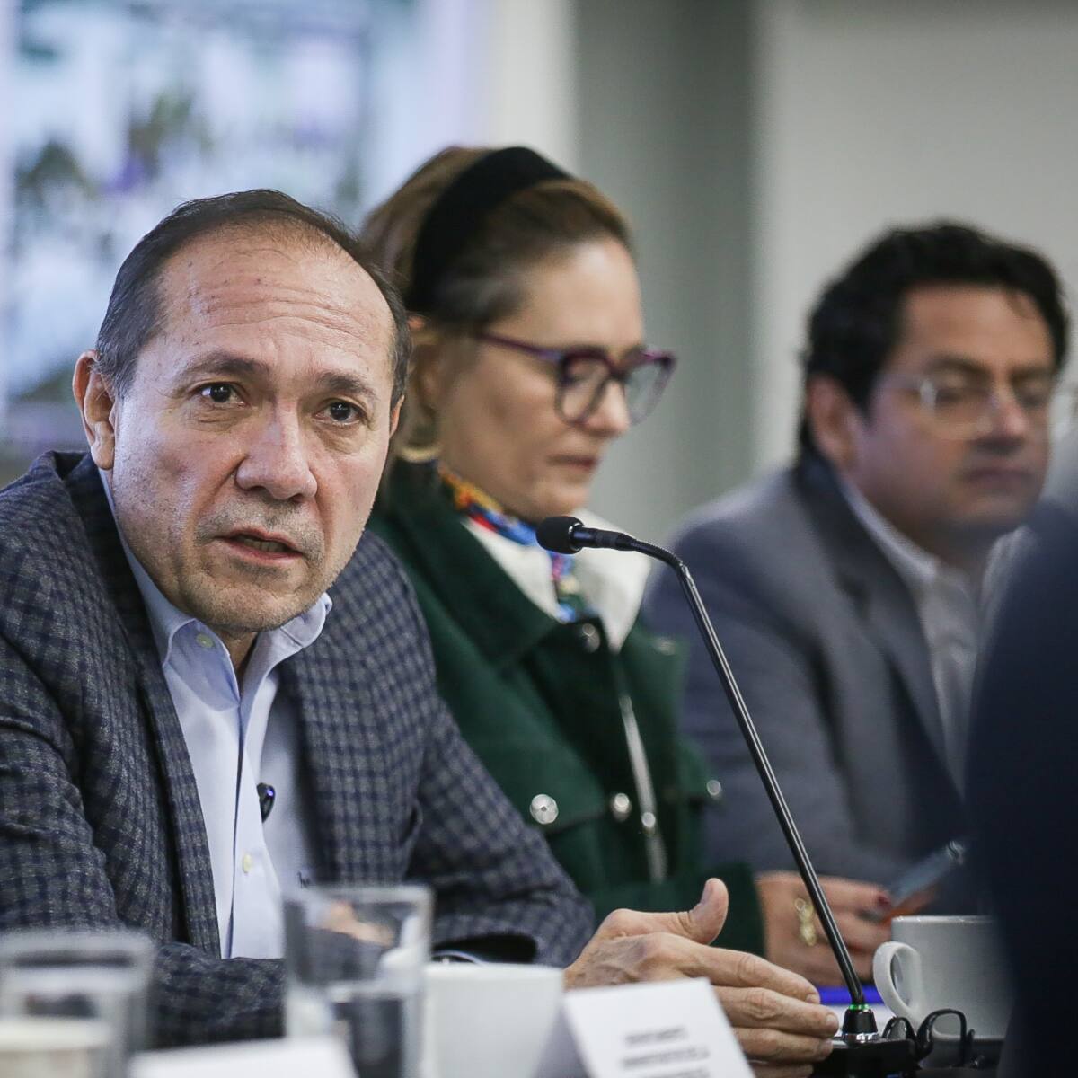 Uribe hizo referendo, Santos hizo plebiscito, nosotros haremos consulta popular: MinTrabajo