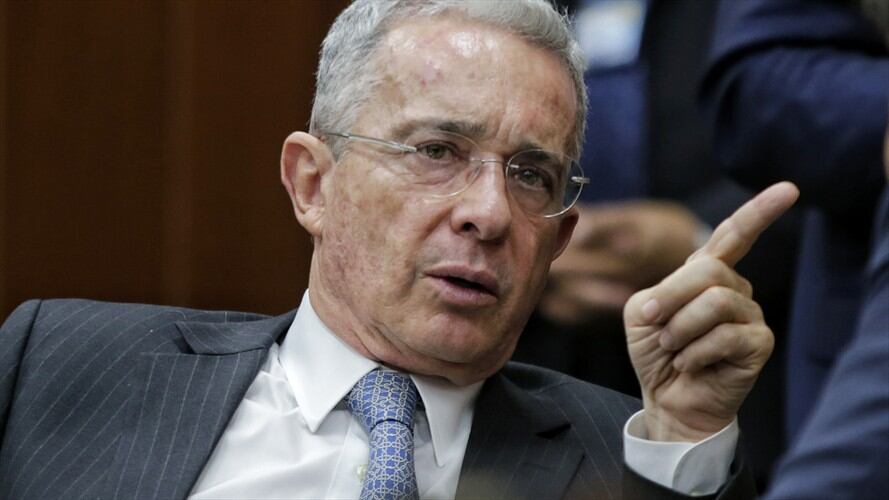 Yo apoyo con todo lo que están haciendo desde la Alcaldía de Medellín: Senador Álvaro Uribe. Foto: Colprensa