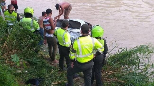 El cuerpo de bomberos se encuentra en la búsqueda del joven de 14 años.. Foto: Cortesía