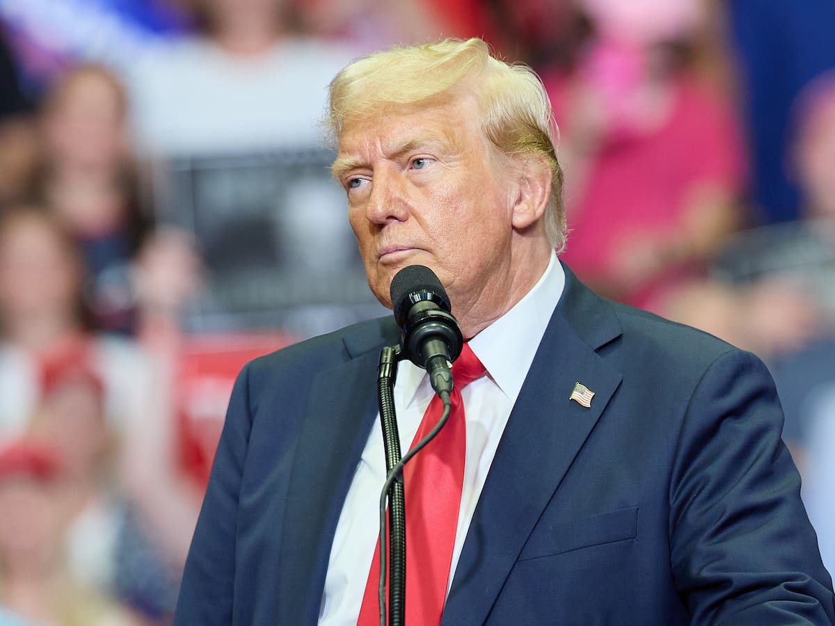 Trump bromeó sobre la debilidad de Biden en su primer mitin tras su intento de asesinato
