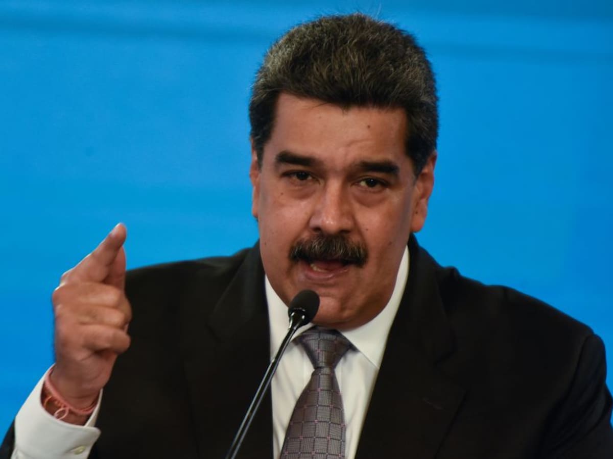 Nicolás Maduro pide a militares cooperar en frontera con Colombia para “paz total”