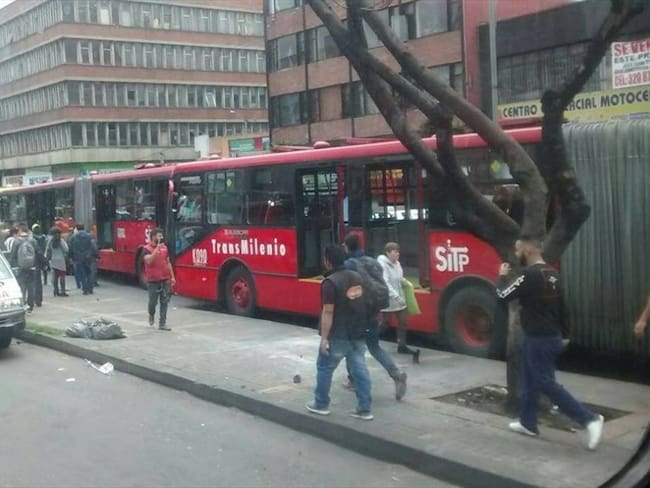 17 heridos dejo choque de buses de Transmilenio. Foto: @ReporteUSITP