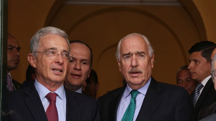 Los expresidentes Álvaro Uribe y Andrés Pastrana. Foto: Colprensa