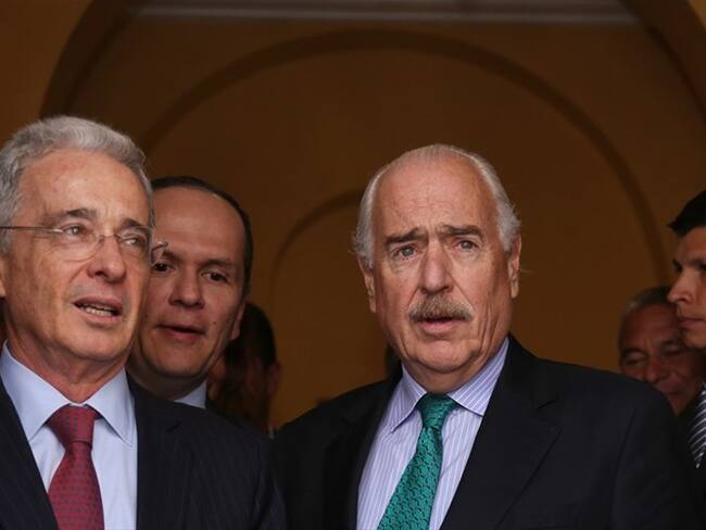 Los expresidentes Álvaro Uribe y Andrés Pastrana. Foto: Colprensa