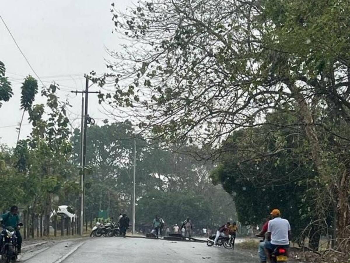 Reportan bloqueos en cuatro municipios de Córdoba por paro minero