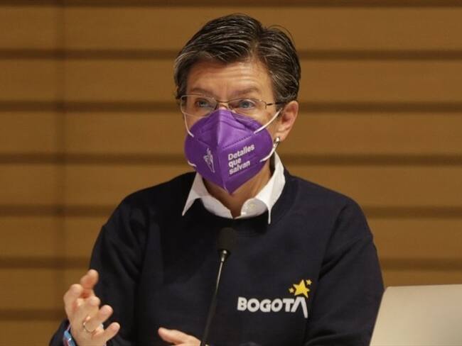 Alcaldesa Claudia López critica falta de vacunas en Bogotá. Foto: Colprensa/Álvaro Tavera