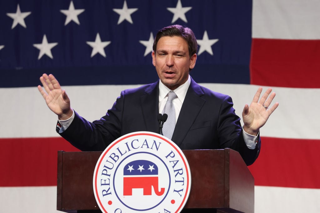 Precandidato presidencial republicano Ron De Santis . (Foto: Scott Olson/Getty Images)
