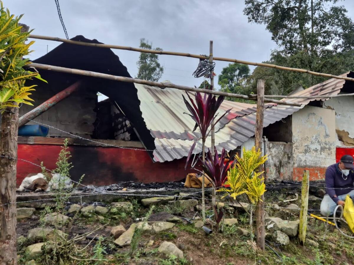 Incendio de una casa donde murieron cuatro personas en Caldas fue provocado, según las autoridades