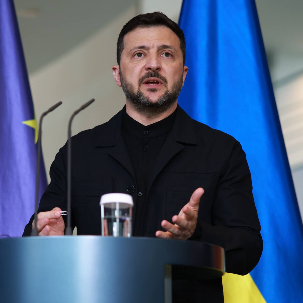 Zelenski acusó a Rusia de atacar “deliberadamente” a civiles tras mortal bombardeo en Sumi