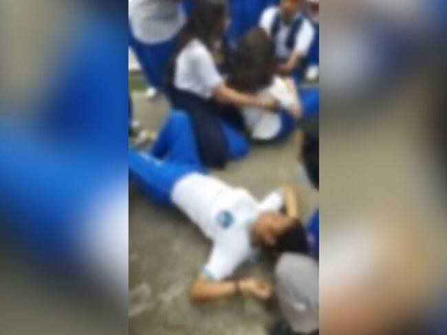 La secretaría de Educación de Cali indicó que se trató de un aparente reto juvenil y que fue activada la ruta para atender ese tipo de situaciones. Foto: Cortesía.