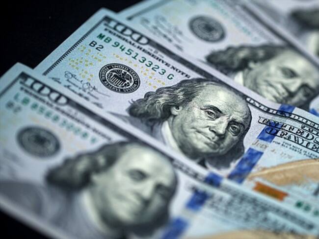 Precio del dólar sigue impactando negativamente sectores de la economía colombiana