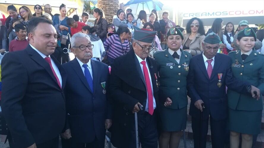 Los descendientes fueron condecorados tras el paso de la ruta libertadora por Belén y Cerinza Foto: La W