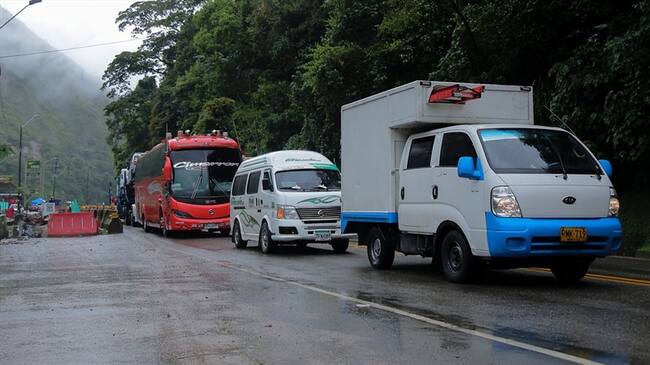 La vía El Crucero – Agua Azul, que conecta a los departamentos de Boyacá y Casanare, seguirá siendo intervenida hasta el próximo 20 de octubre. Foto: Colprensa