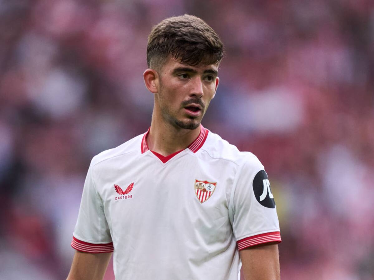 Kike Salas del Sevilla FC fue detenido por forzar tarjetas para amañar apuestas