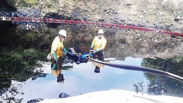 Más de 10.000 barriles de crudo fueron vertidos al río Mira. Foto: Colprensa