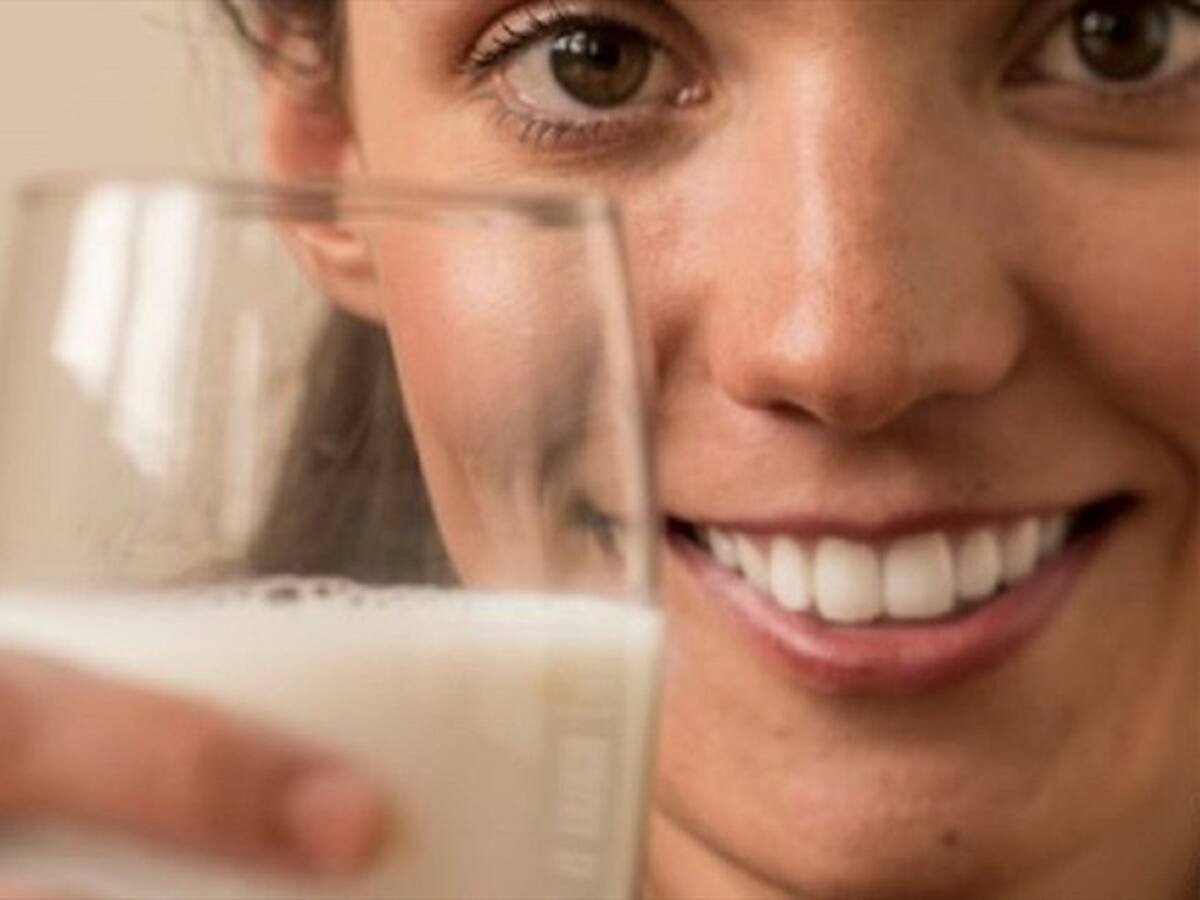 Colombianos estarían bebiendo lactosuero y no leche pura, según expertos en el tema