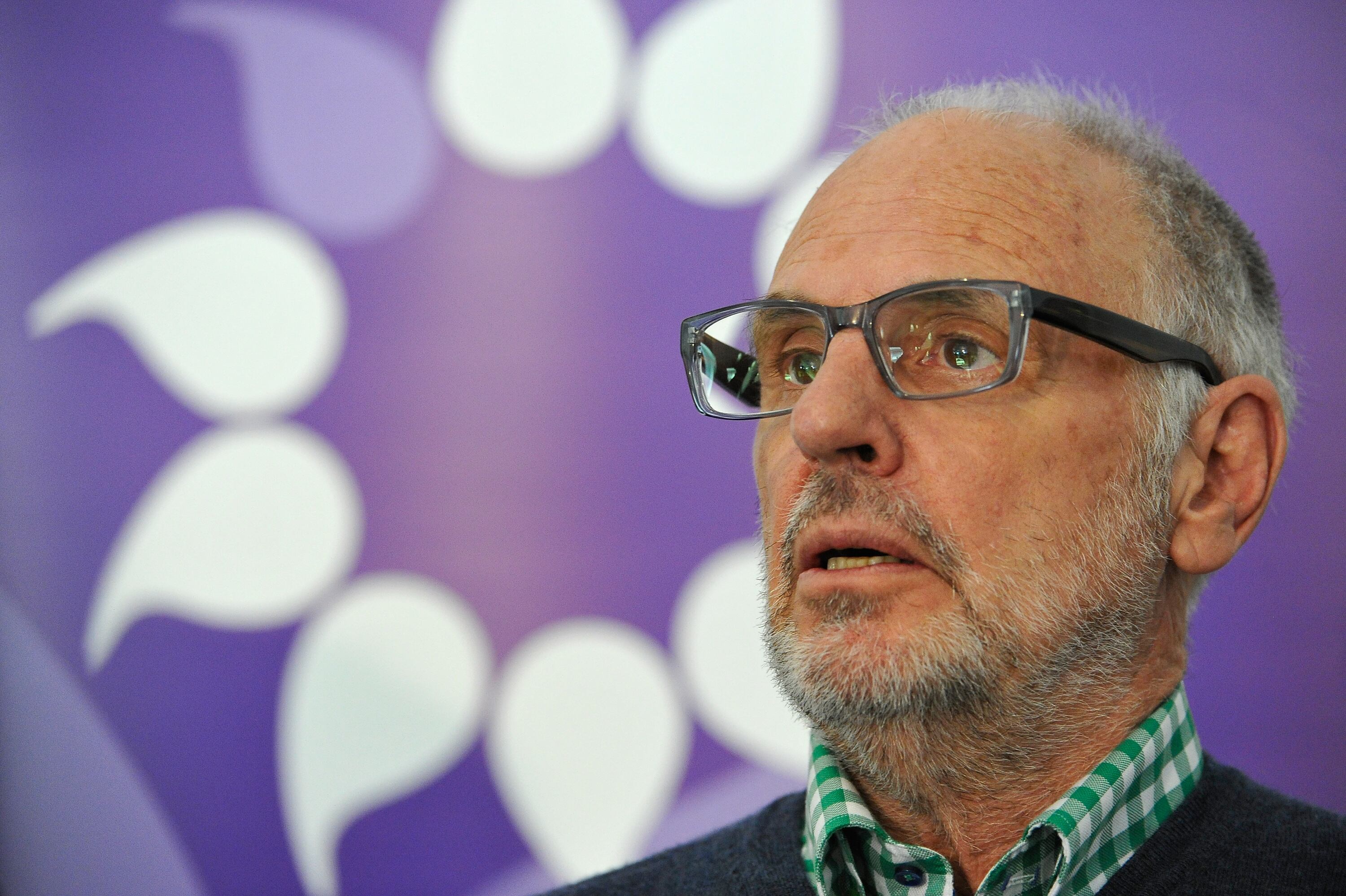 ADELAIDE, AUSTRALIA - JULY 24:  Dr Philip Nitschke responds publicly after his de-registration from the Australian Medican Board on July 24, 2014 in Adelaide, Australia. Dr Nitschke, a euthanasia advocate, was de-registered by the Australian Medical Board over the death of serial wife killer Nigel Brayley on grounds that he had breached his duty and now posed a threat to public safety.  (Photo by David Mariuz/Getty Images)