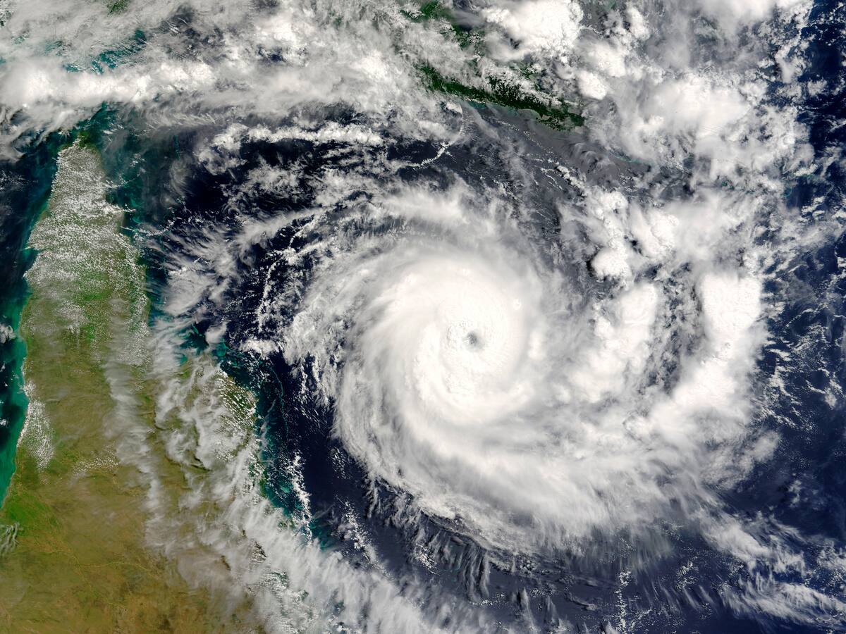 ‘Rafael’ amenaza con llegar a Cuba como huracán mayor de categoría 3