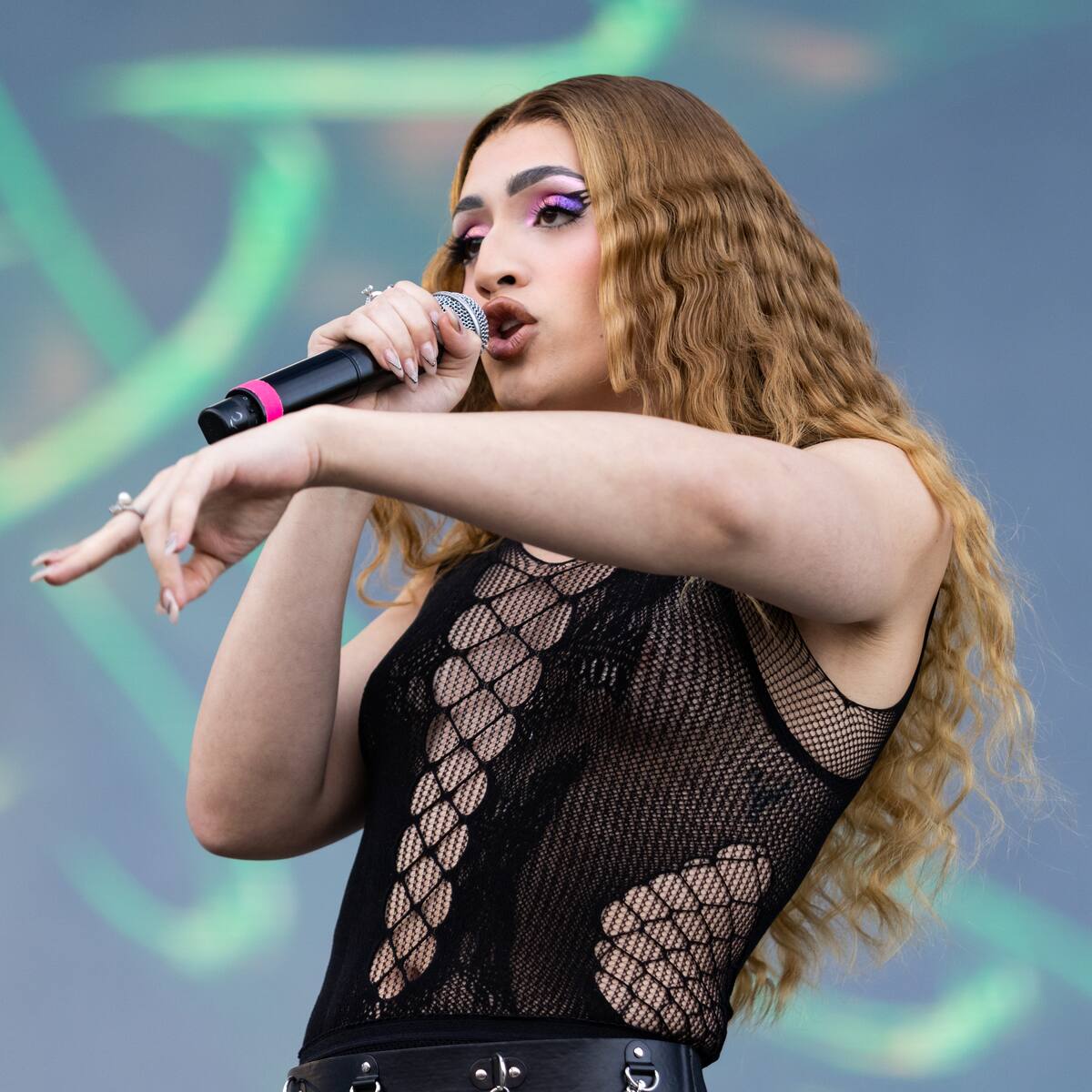 En Colombia estará Villano Antillano, la artista trans más escuchada en la actualidad